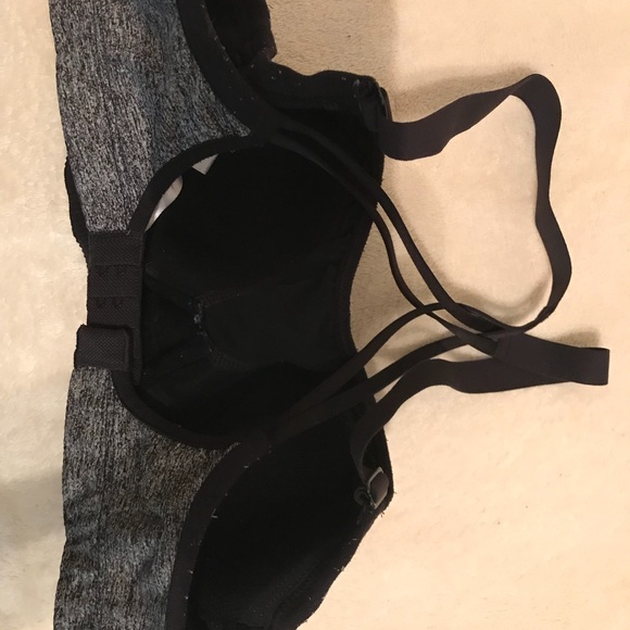 Victoria’s Secret sports bra - Picture 3 of 3
